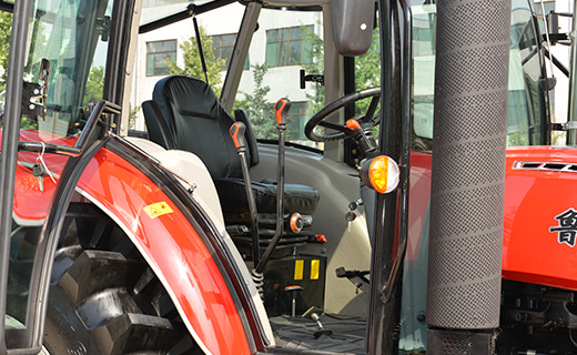 AG亚游集团-1304型拖拉机