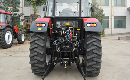 AG亚游集团-1504型拖拉机